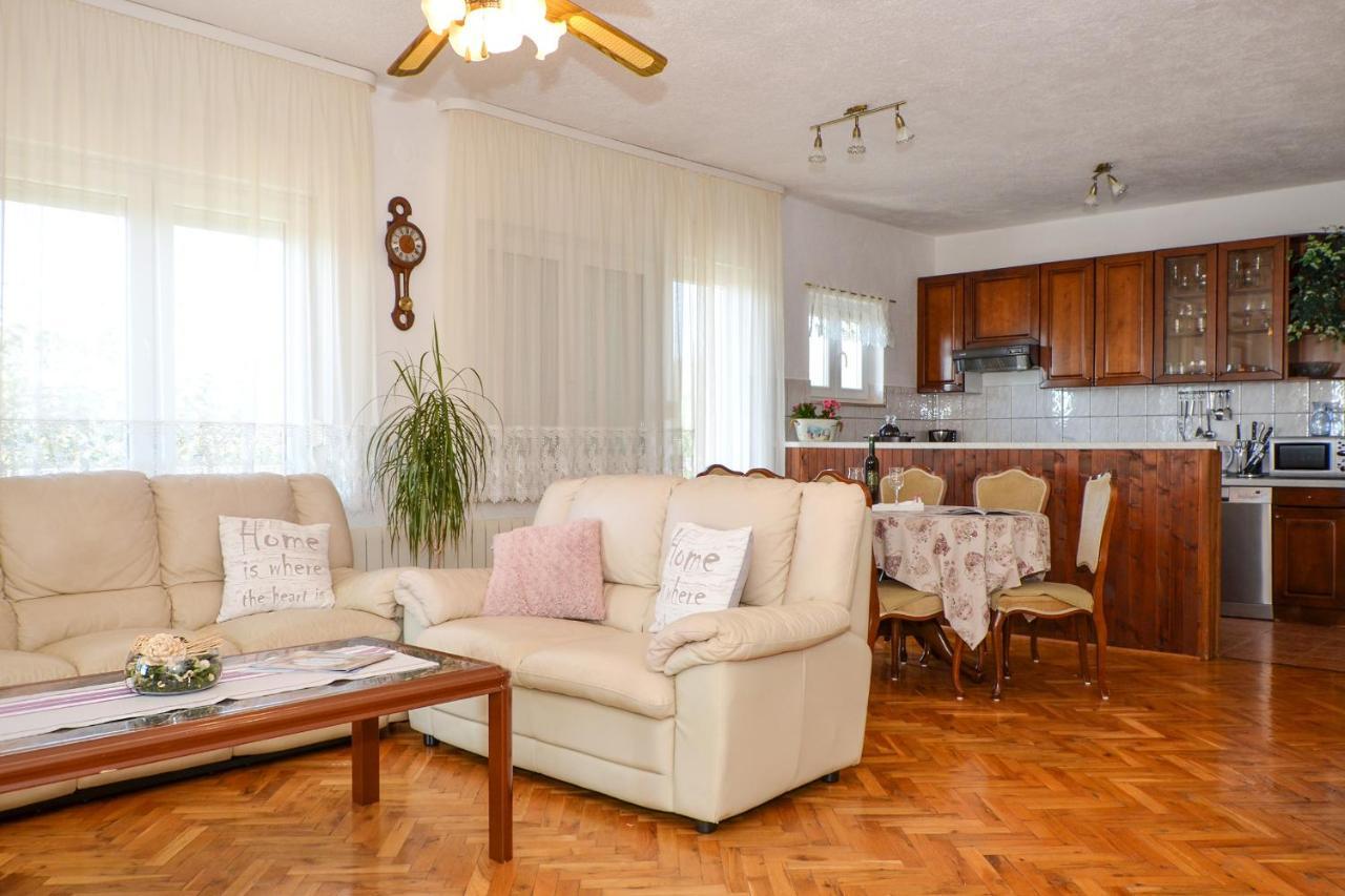 Apartment Una เซเกต วรันยีชา ภายนอก รูปภาพ