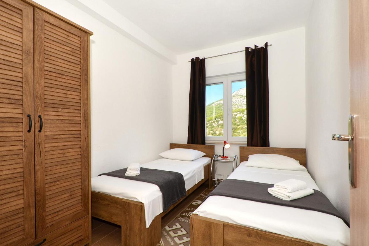 Apartment Una เซเกต วรันยีชา ภายนอก รูปภาพ