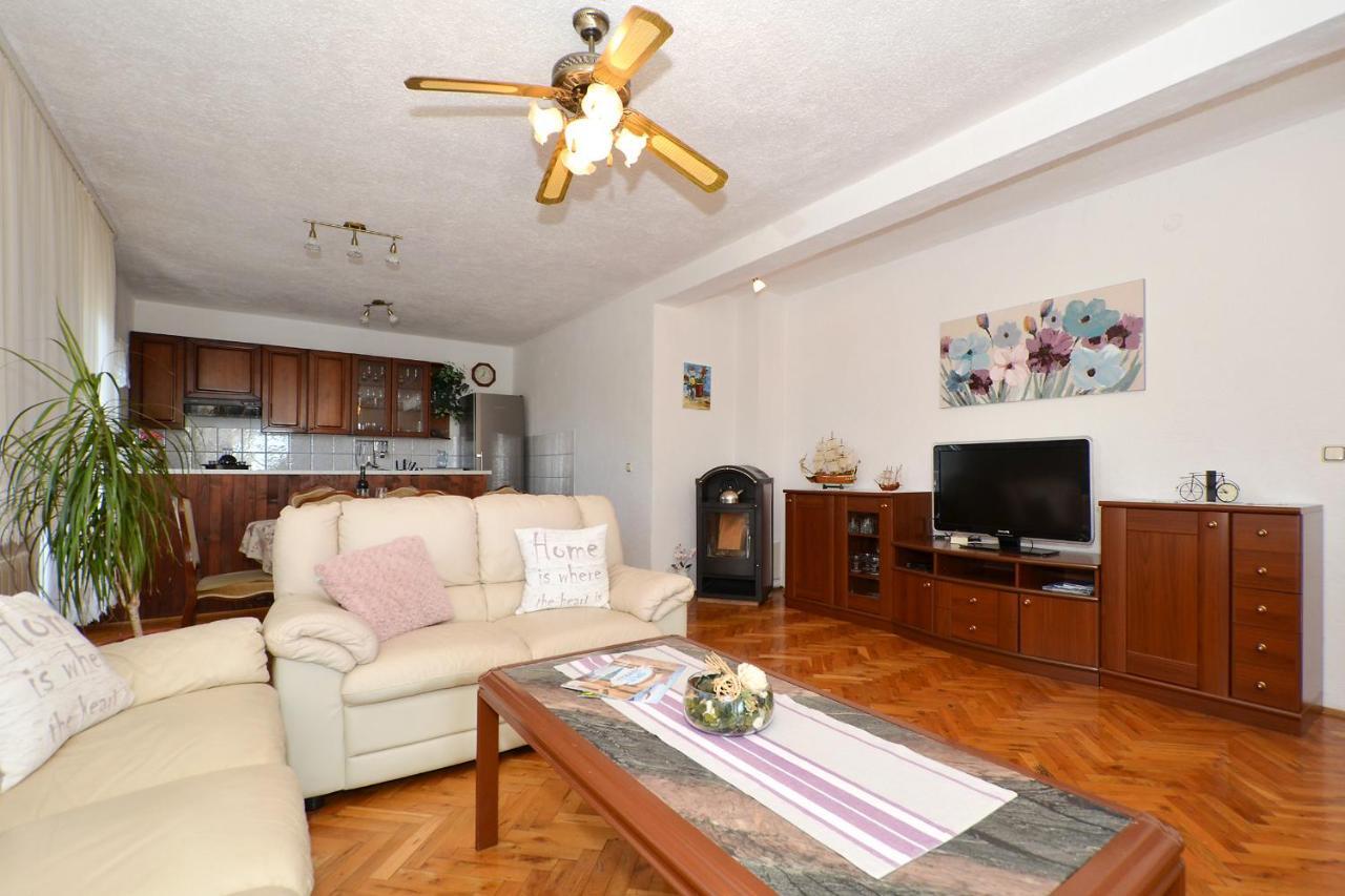 Apartment Una เซเกต วรันยีชา ภายนอก รูปภาพ