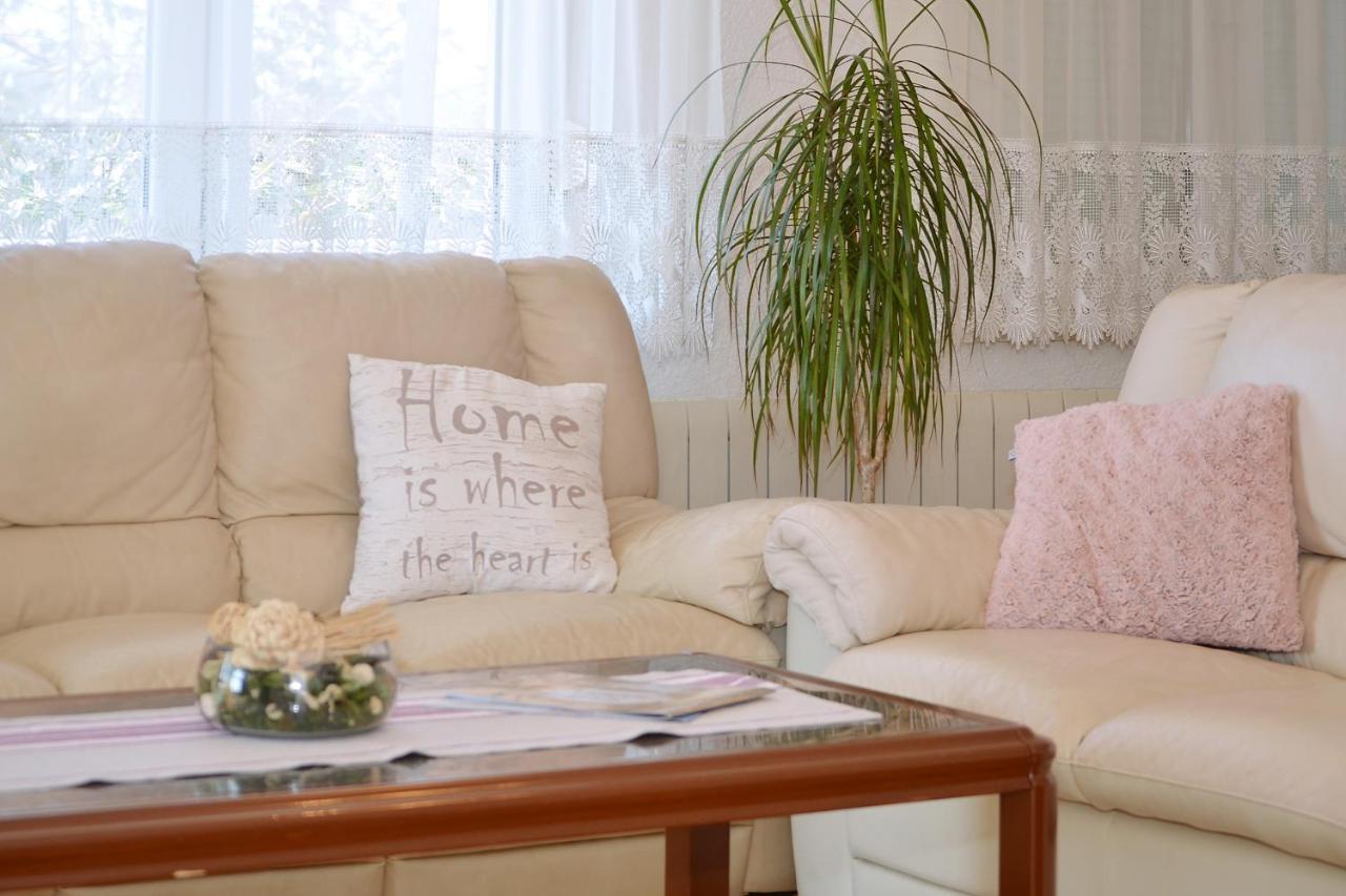 Apartment Una เซเกต วรันยีชา ภายนอก รูปภาพ